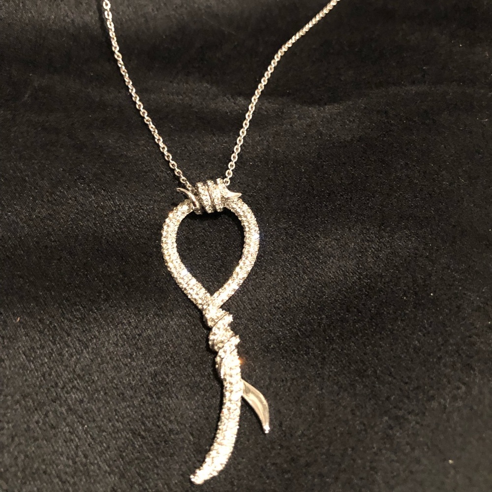 VINCE CAMUTO “Rhodium/Crystal” Pendant Necklace